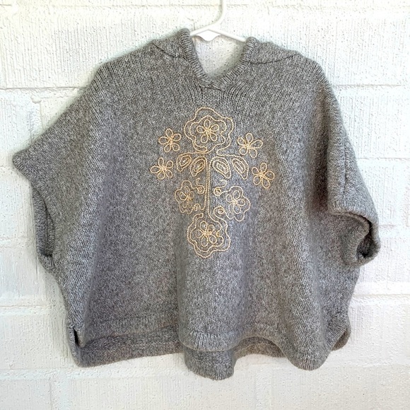 OshKosh B'gosh Gray Embroidered Acrylic Cotton Shrug Hooded Sweater sz 3T - Picture 1 of 5